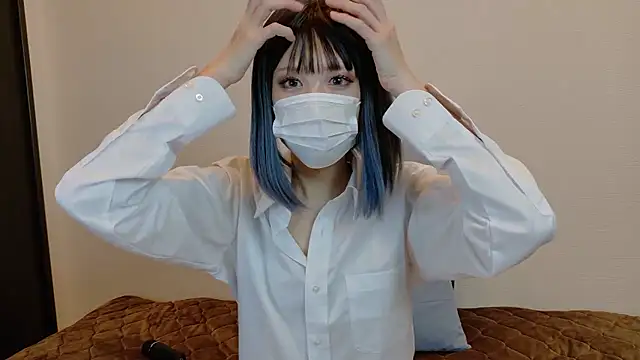 sarina at online show from December 2025 09:25:01 AM