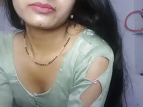 Snapshot of ROSE_GOLDE chatting on May 2026 03:08:02 PM ROSE GOLDE online show from May 2026 03:08:02 PM