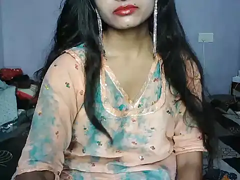 Snapshot of ROSE_GOLDE chatting on May 2026 05:01:02 AM ROSE GOLDE online show from May 2026 05:01:02 AM