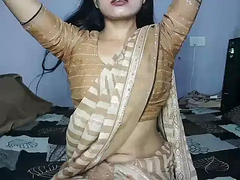 Snapshot of ROSE_GOLDE chatting on May 2026 01:19:01 PM ROSE GOLDE online show from May 2026 01:19:01 PM