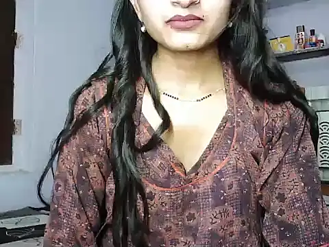 Snapshot of ROSE_GOLDE chatting on June 2026 03:00:01 PM ROSE GOLDE online show from June 2026 03:00:01 PM