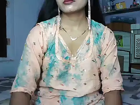 Snapshot of ROSE_GOLDE chatting on June 2026 05:51:02 AM ROSE GOLDE online show from June 2026 05:51:02 AM