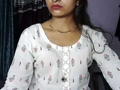Snapshot of ROSE_GOLDE chatting on July 2026 06:17:01 AM ROSE GOLDE online show from July 2026 06:17:01 AM