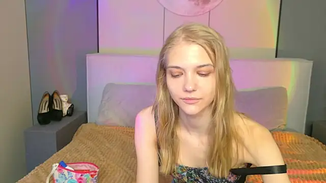 4example Chloe online show from April 2026 05:46:01 AM