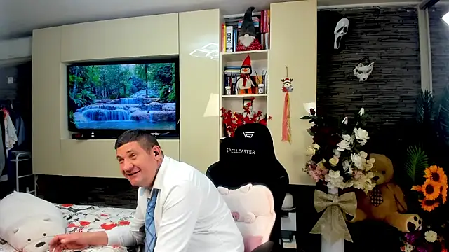 SpartacusDaddy48 online show from April 2026 11:22:02 PM