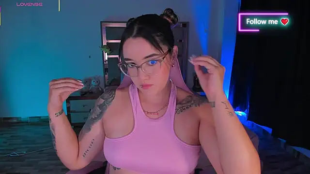 lunaarose online show from February 2026 05:37:02 AM