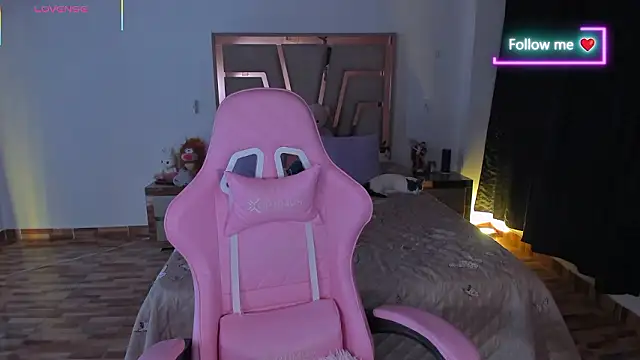 lunaarose online show from March 2026 03:45:02 AM