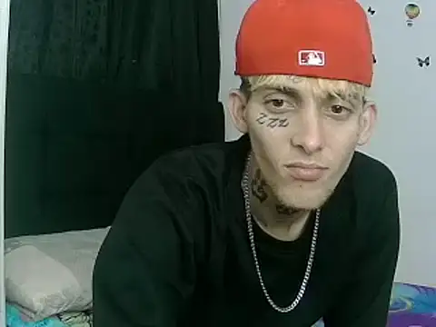 Snapshot of KinkyLatinCock chatting on October 2025 10:09:01 PM KinkyLatinCock online show from October 2025 10:09:01 PM