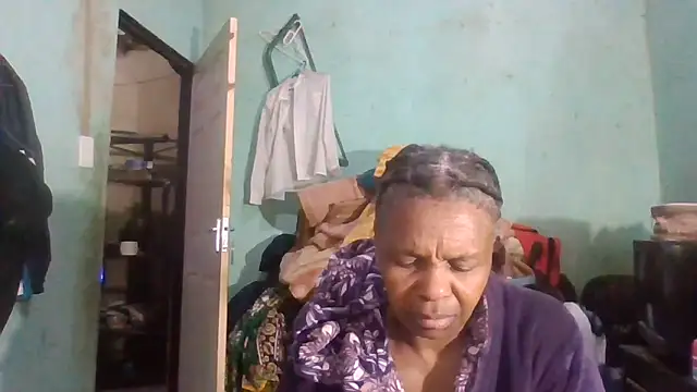 Snapshot of Nicky52 chatting on October 2025 03:39:02 AM Nicky52 online show from October 2025 03:39:02 AM