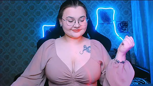 InLoveWithLife26 online show from February 2026 07:04:01 PM