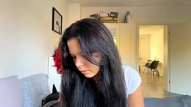 Snapshot of MaydaCornwall chatting on October 2025 08:05:02 AM MaydaCornwall online show from October 2025 08:05:02 AM