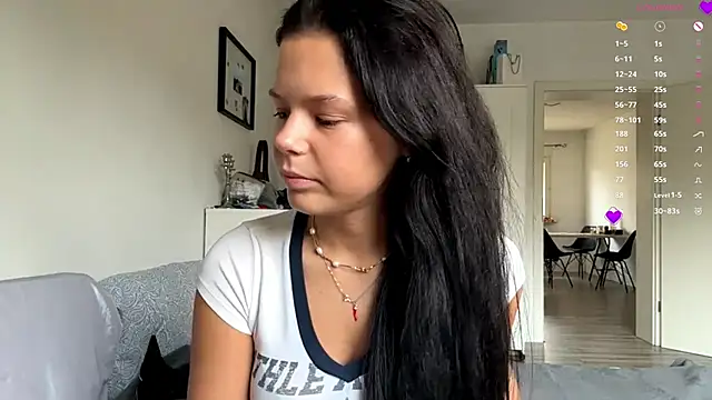 Snapshot of MaydaCornwall chatting on November 2025 08:02:02 AM MaydaCornwall online show from November 2025 08:02:02 AM