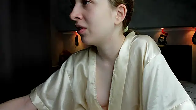 Snapshot of Camilla_Kelly chatting on December 2025 01:04:02 AM Camilla Kelly online show from December 2025 01:04:02 AM