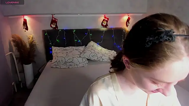 Camilla Kelly online show from December 2025 01:21:02 AM