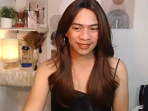 Snapshot of Ursexy_ngaw chatting on November 2025 06:32:01 PM Ursexy ngaw online show from November 2025 06:32:01 PM