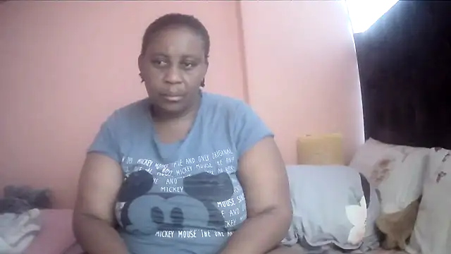 Snapshot of HUGEASSXXXXX chatting on November 2025 04:55:01 AM HUGEASSXXXXX online show from November 2025 04:55:01 AM