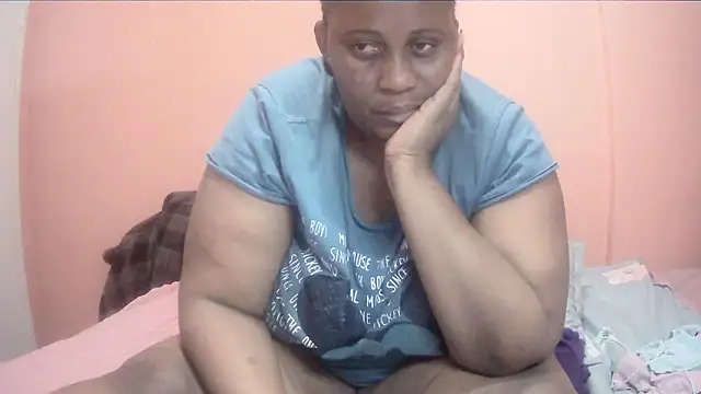 Snapshot of HUGEASSXXXXX chatting on November 2025 06:12:01 PM HUGEASSXXXXX online show from November 2025 06:12:01 PM