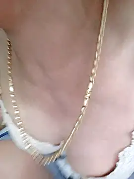 Snapshot of Rosalind_xxx chatting on November 2025 11:03:01 PM Rosalind xxx online show from November 2025 11:03:01 PM