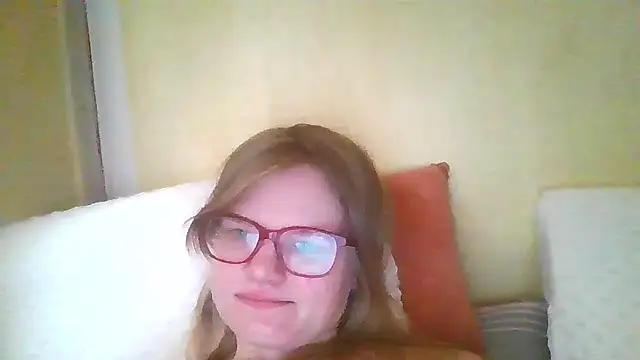 Moonolighta online show from September 2025 10:48:02 AM