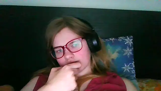 Moonolighta online show from October 2025 02:04:01 PM