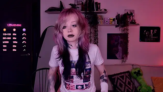 Lollyshy online show from November 2025 11:41:01 AM