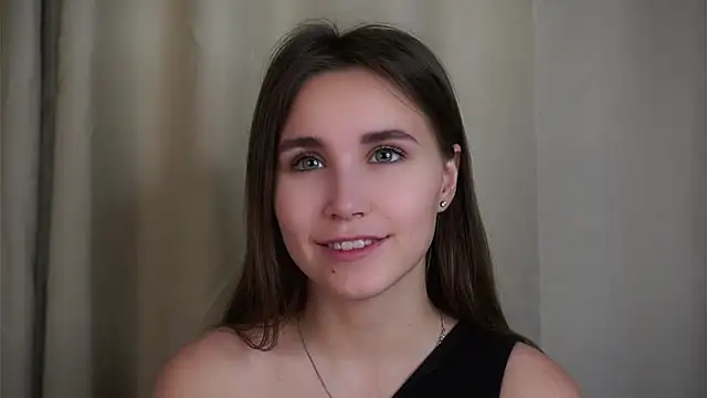 Snapshot of EthalFlowers chatting on November 2025 01:15:01 AM EthalFlowers online show from November 2025 01:15:01 AM