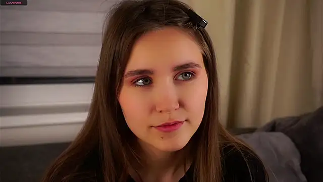 Snapshot of EthalFlowers chatting on November 2025 01:05:02 AM EthalFlowers online show from November 2025 01:05:02 AM