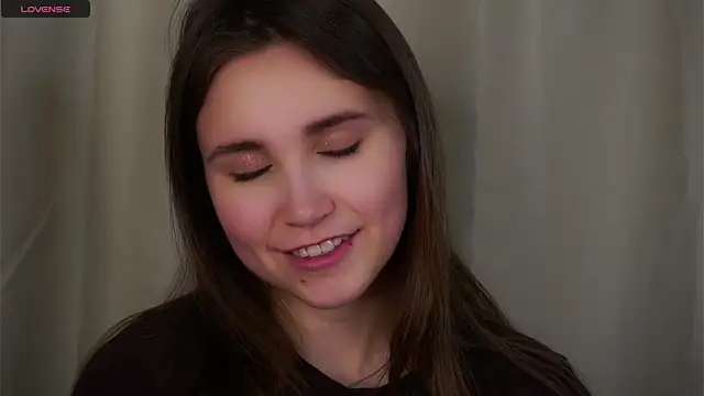 Snapshot of EthalFlowers chatting on November 2025 01:19:01 AM EthalFlowers online show from November 2025 01:19:01 AM