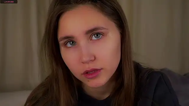 Snapshot of EthalFlowers chatting on December 2025 01:32:02 AM EthalFlowers online show from December 2025 01:32:02 AM