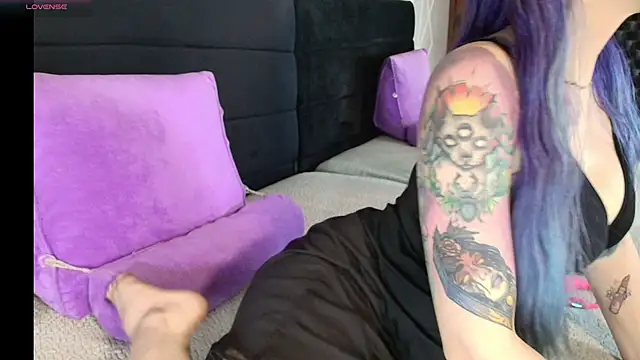 karlamoon23 online show from March 2026 06:37:01 PM