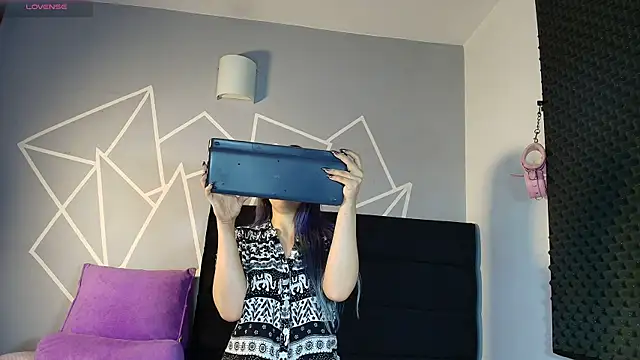 karlamoon23 online show from March 2026 07:35:01 PM