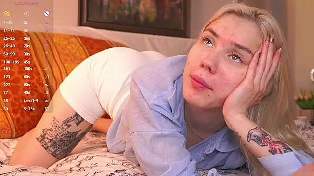 Snapshot of LilianBenskin chatting on November 2025 05:53:02 AM LilianBenskin online show from November 2025 05:53:02 AM