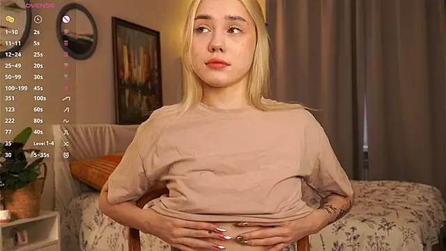 Snapshot of LilianBenskin chatting on December 2025 06:44:02 AM LilianBenskin online show from December 2025 06:44:02 AM