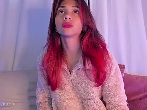 Snapshot of Laurenn_2 chatting on November 2025 03:35:01 PM Laurenn 2 online show from November 2025 03:35:01 PM