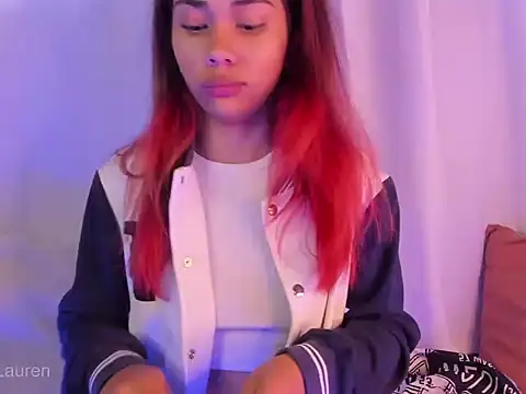 Snapshot of Laurenn_2 chatting on November 2025 05:20:01 PM Laurenn 2 online show from November 2025 05:20:01 PM