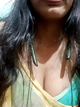 Snapshot of kaviyaponnu0987 chatting on October 2025 02:15:01 PM kaviyaponnu0987 online show from October 2025 02:15:01 PM