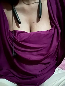 kaviyaponnu0987 online show from March 2026 07:52:02 PM