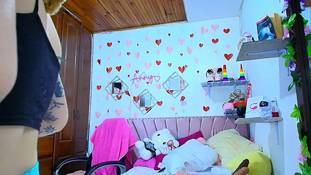 Snapshot of Anny_Hurtado chatting on November 2025 05:28:02 AM Anny Hurtado online show from November 2025 05:28:02 AM