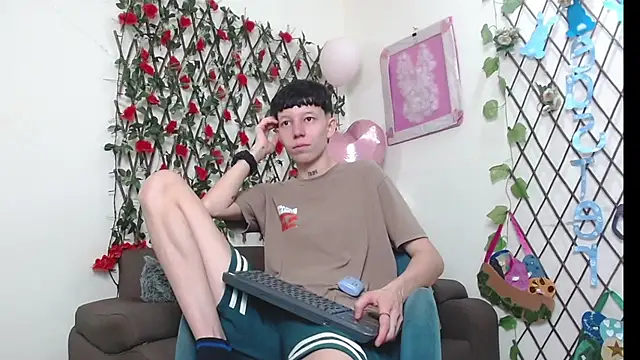 LiamBrown09 online show from April 2026 07:29:01 PM