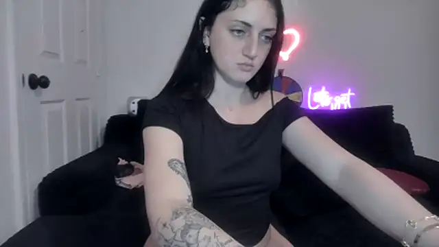 Snapshot of torithequeen chatting on April 2026 01:06:02 AM torithequeen online show from April 2026 01:06:02 AM