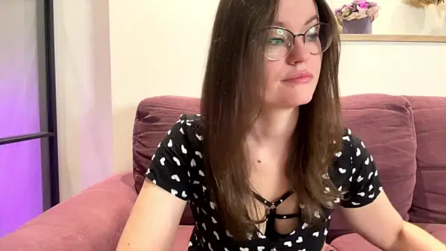 mia shine bright wow online show from September 2025 03:55:02 AM