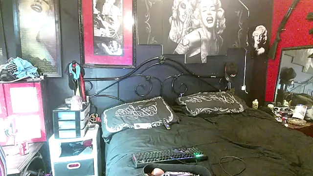 Snapshot of Splash_Queen420 chatting on December 2025 06:19:02 AM Splash Queen420 online show from December 2025 06:19:02 AM