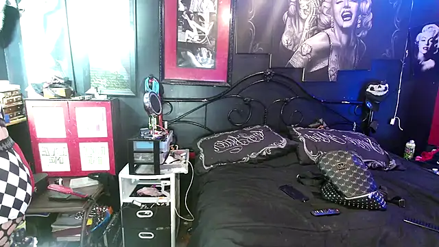 Snapshot of Splash_Queen420 chatting on December 2025 06:17:02 AM Splash Queen420 online show from December 2025 06:17:02 AM