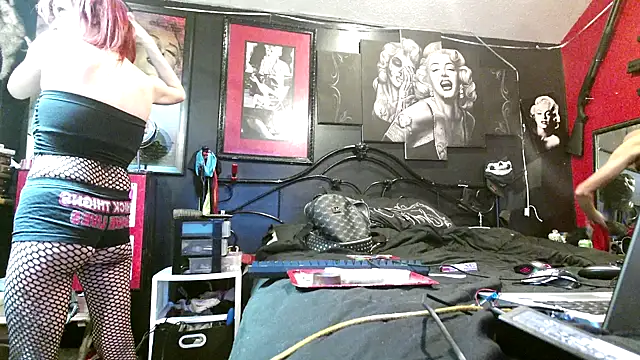 Snapshot of Splash_Queen420 chatting on December 2025 05:45:02 AM Splash Queen420 online show from December 2025 05:45:02 AM