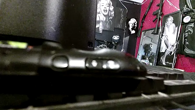 Snapshot of Splash_Queen420 chatting on December 2025 08:09:02 AM Splash Queen420 online show from December 2025 08:09:02 AM