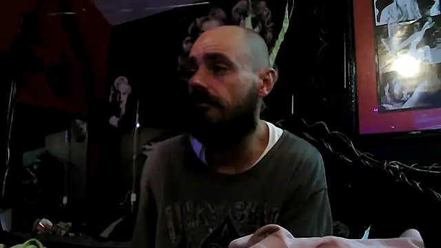 Snapshot of Splash_Queen420 chatting on January 2026 03:33:01 AM Splash Queen420 online show from January 2026 03:33:01 AM