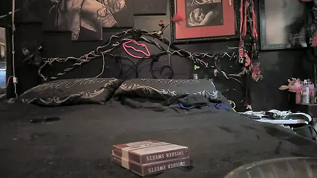 Snapshot of Splash_Queen420 chatting on February 2026 02:04:01 AM Splash Queen420 online show from February 2026 02:04:01 AM