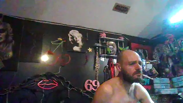 Snapshot of Splash_Queen420 chatting on February 2026 03:48:02 AM Splash Queen420 online show from February 2026 03:48:02 AM