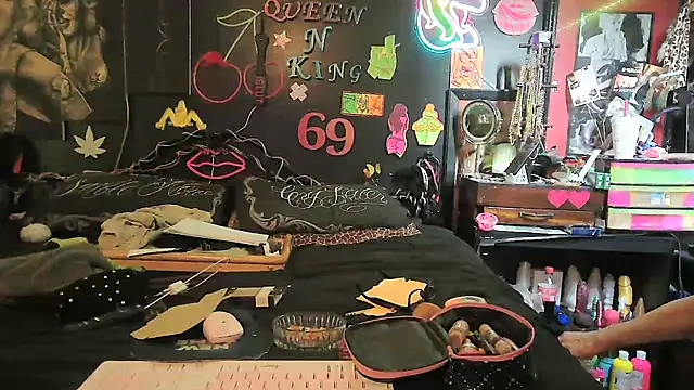 Snapshot of Splash_Queen420 chatting on March 2026 03:19:01 AM Splash Queen420 online show from March 2026 03:19:01 AM