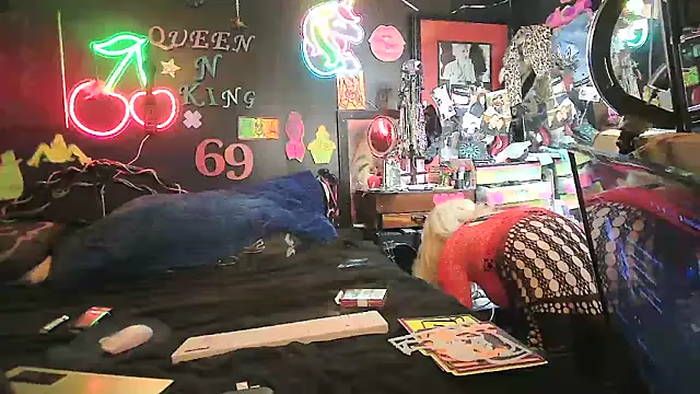 Snapshot of Splash_Queen420 chatting on March 2026 07:15:01 AM Splash Queen420 online show from March 2026 07:15:01 AM